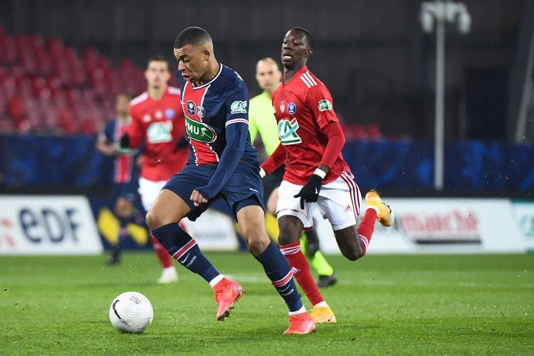 波特兰开拓者发布备战花絮，加时末段内部沟通，法国杯任务艰巨，年轻球员得到机会的简单介绍