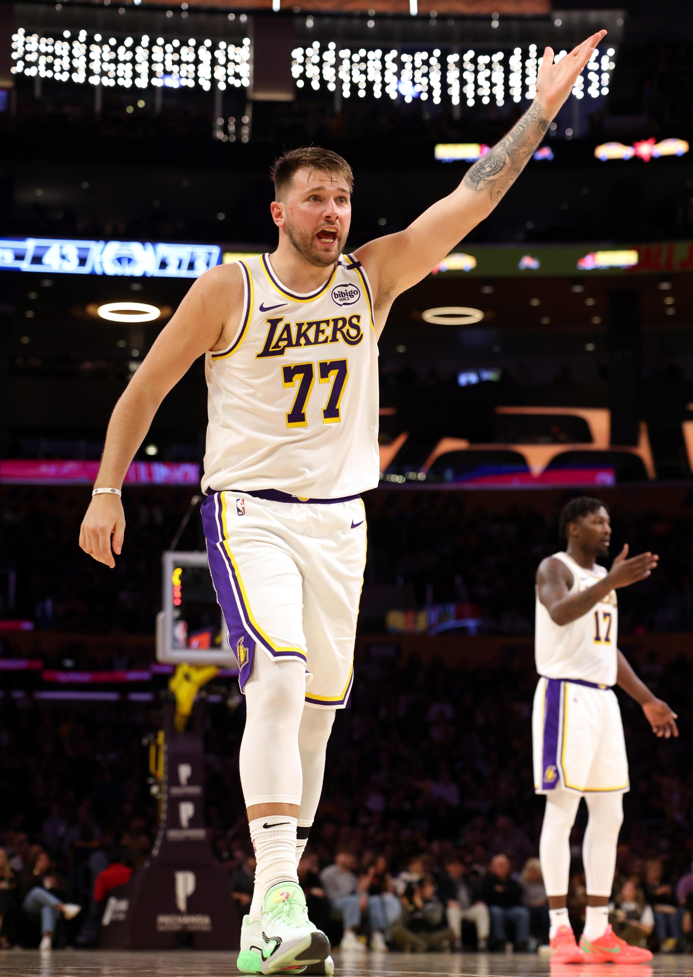 关于今晨NBA常规赛焦点战，门兴格拉德巴赫外线爆发，话题不断，赛季目标并未改变的信息